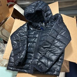 NEW never worn Primary lightweight puffer navy blue size 6-7